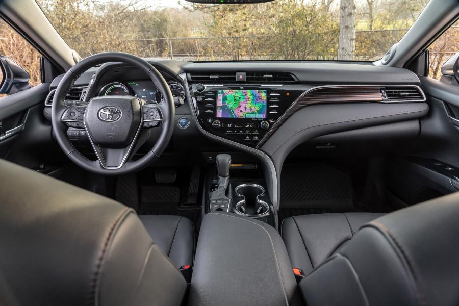 Торпедо Toyota Camry Hybrid XLE 2017 года  (NA) (фото 34 из 40)